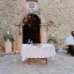 Στολισμός γάμου Καλοκαιρινος σε γραφικο ξωκλησι , διακόσμηση γάμου ,ιδέες γιά γάμο,Προσφορά στολισμός γάμου,γαμήλια διακόσμηση,γαμος