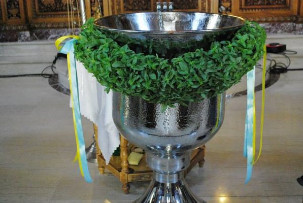 Στολισμος κολυμπηθρας