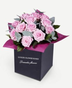 Alternative view of λουλούδια σέ κουτί