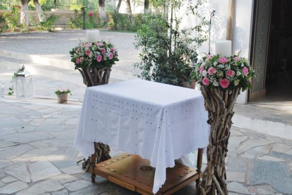 ΣΤΟΛΙΣΜΟΣ ΓΑΜΟΥ Ανθοσυνθέσεις, Ιδέες γάμου, Γαμήλια δεξίωση, Διακοσμητικά για γάμους, εξωτερικός στολισμός γάμου στην εκκλησία, Στολισμός Γάμου Vintage,γαμηλια διακοσμηση