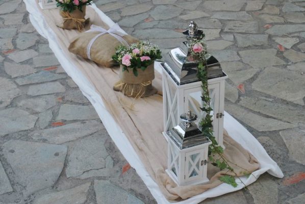 ΣΤΟΛΙΣΜΟΣ ΓΑΜΟΥ Ανθοσυνθέσεις, Ιδέες γάμου, Γαμήλια δεξίωση, Διακοσμητικά για γάμους, εξωτερικός στολισμός γάμου στην εκκλησία, Στολισμός Γάμου Vintage,γαμηλια διακοσμηση