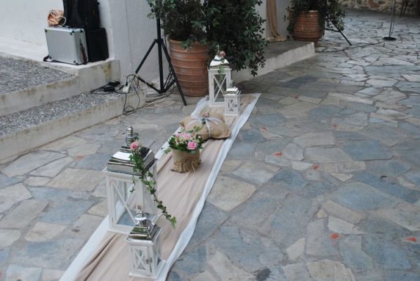 ΣΤΟΛΙΣΜΟΣ ΓΑΜΟΥ Ανθοσυνθέσεις, Ιδέες γάμου, Γαμήλια δεξίωση, Διακοσμητικά για γάμους, εξωτερικός στολισμός γάμου στην εκκλησία, Στολισμός Γάμου Vintage,γαμηλια διακοσμηση