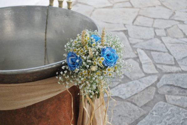 ΣΤΟΛΙΣΜΟΣ ΓΑΜΟΥ Ανθοσυνθέσεις, Ιδέες γάμου, Γαμήλια δεξίωση, Διακοσμητικά για γάμους, εξωτερικός στολισμός γάμου στην εκκλησία, Στολισμός Γάμου Vintage,γαμηλια διακοσμηση