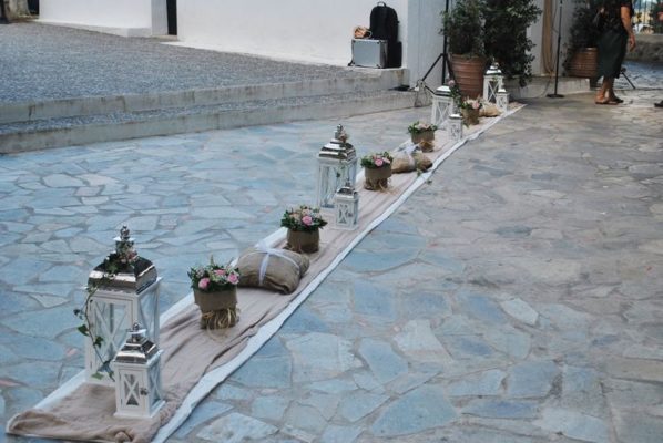 ΣΤΟΛΙΣΜΟΣ ΓΑΜΟΥ Ανθοσυνθέσεις, Ιδέες γάμου, Γαμήλια δεξίωση, Διακοσμητικά για γάμους, εξωτερικός στολισμός γάμου στην εκκλησία, Στολισμός Γάμου Vintage,γαμηλια διακοσμηση