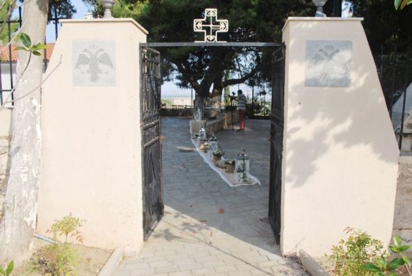 ΣΤΟΛΙΣΜΟΣ ΓΑΜΟΥ Ανθοσυνθέσεις, Ιδέες γάμου, Γαμήλια δεξίωση, Διακοσμητικά για γάμους, εξωτερικός στολισμός γάμου στην εκκλησία, Στολισμός Γάμου Vintage,γαμηλια διακοσμηση