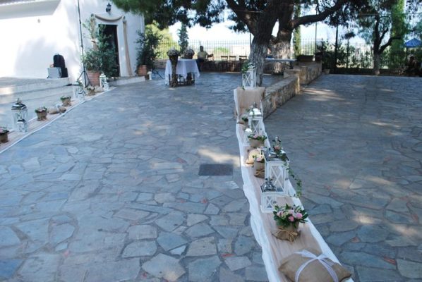 ΣΤΟΛΙΣΜΟΣ ΓΑΜΟΥ Ανθοσυνθέσεις, Ιδέες γάμου, Γαμήλια δεξίωση, Διακοσμητικά για γάμους, εξωτερικός στολισμός γάμου στην εκκλησία, Στολισμός Γάμου Vintage,γαμηλια διακοσμηση