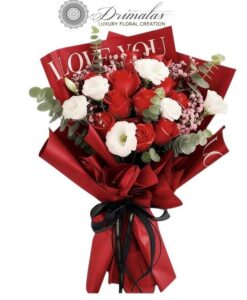 μπουκέτο LOVE YOU με κόκκινα και λευκά τριαντάφυλλα- αποστολη λουλουδιων
